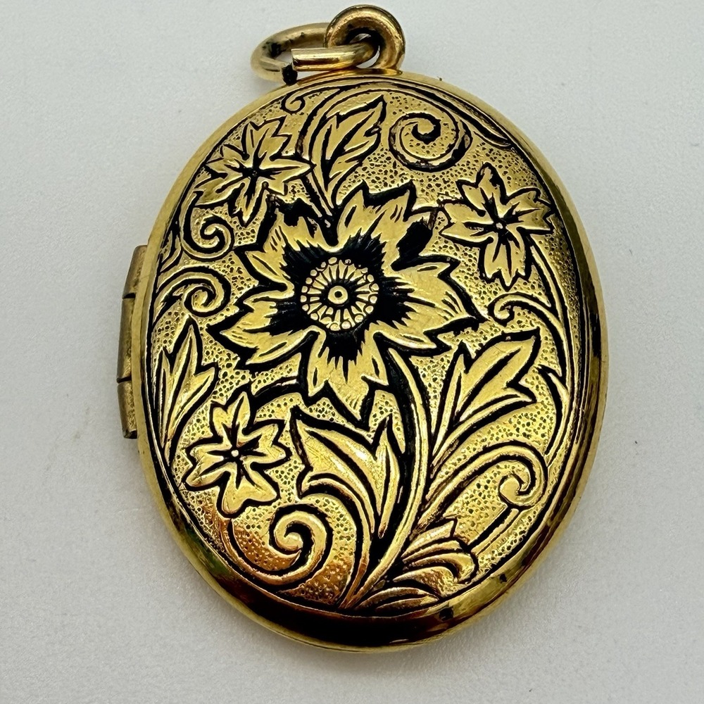 Vtg WEH Walter E Hayward Signed Gold‎ Filled Locket Etched Flowers
